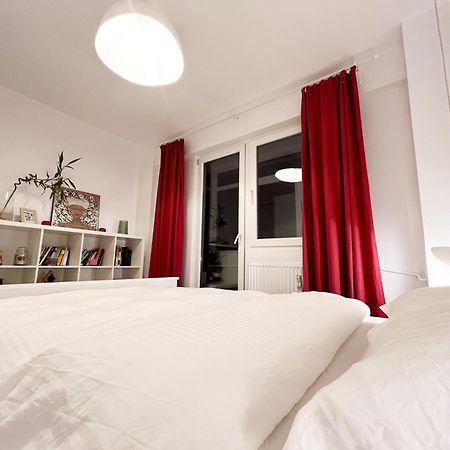 Lola’s apartament close to city center Bucarest Exterior foto